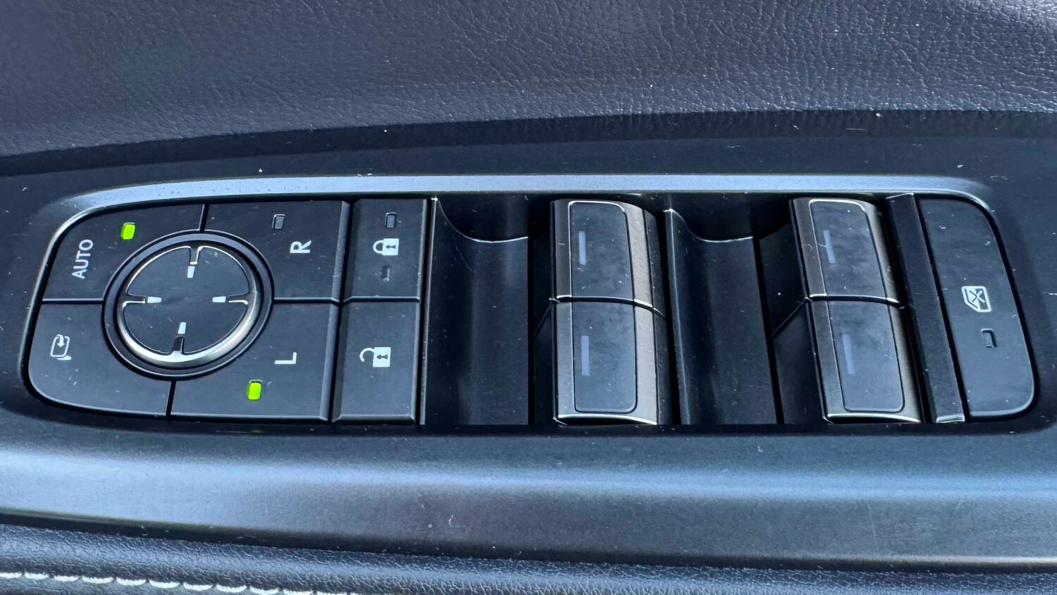 Used Lexus LBX 2024 for sale - 77857237: Photo 13