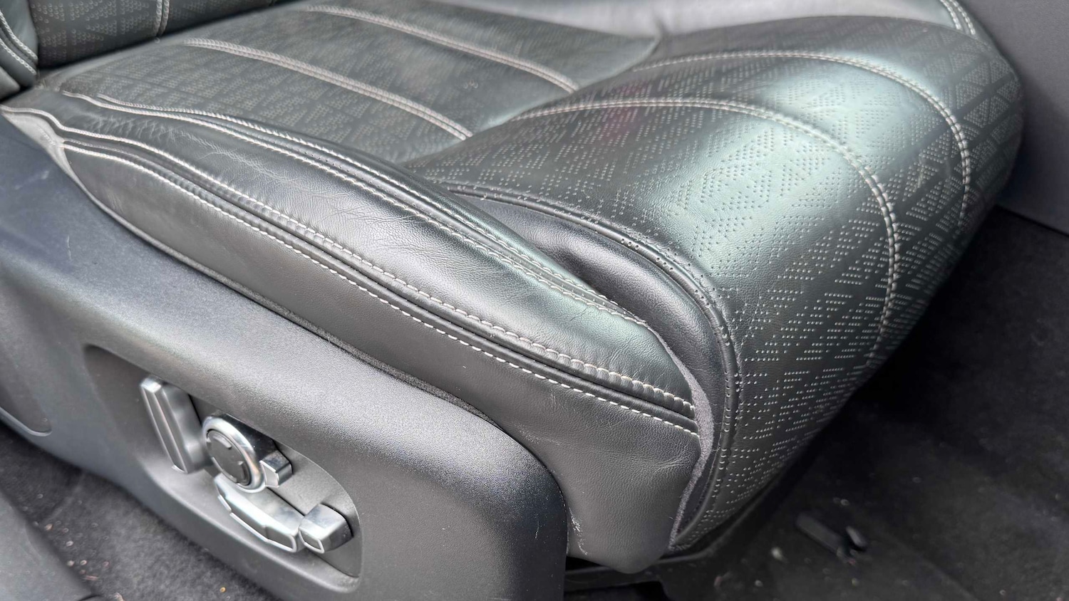 Used Land Rover Range Rover Velar 2018 for sale - 77996118: Photo 15