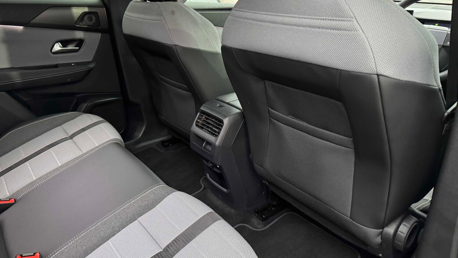 Used Vauxhall Grandland for sale - 77860755: Photo 32