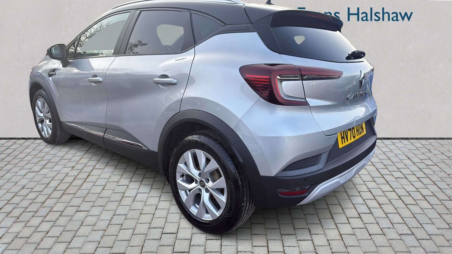 Used Renault Captur for sale - 77860012: Photo 2