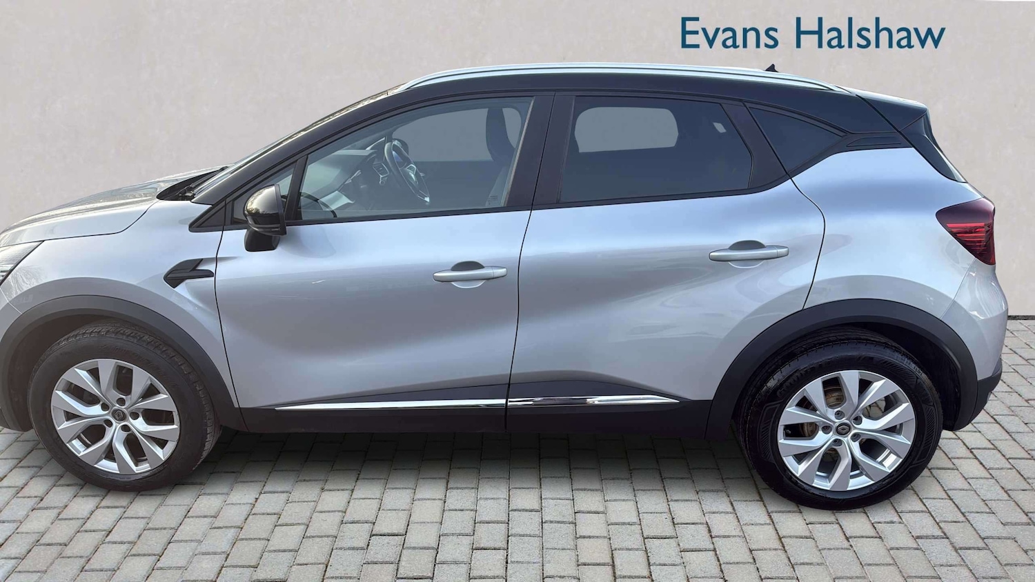 Used Renault Captur for sale - 77860012: Photo 3