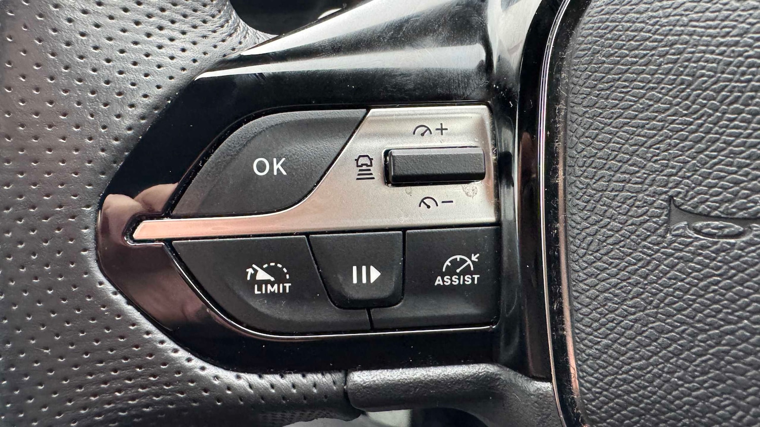 Used Peugeot 408 2023 for sale - 78037852: Photo 17