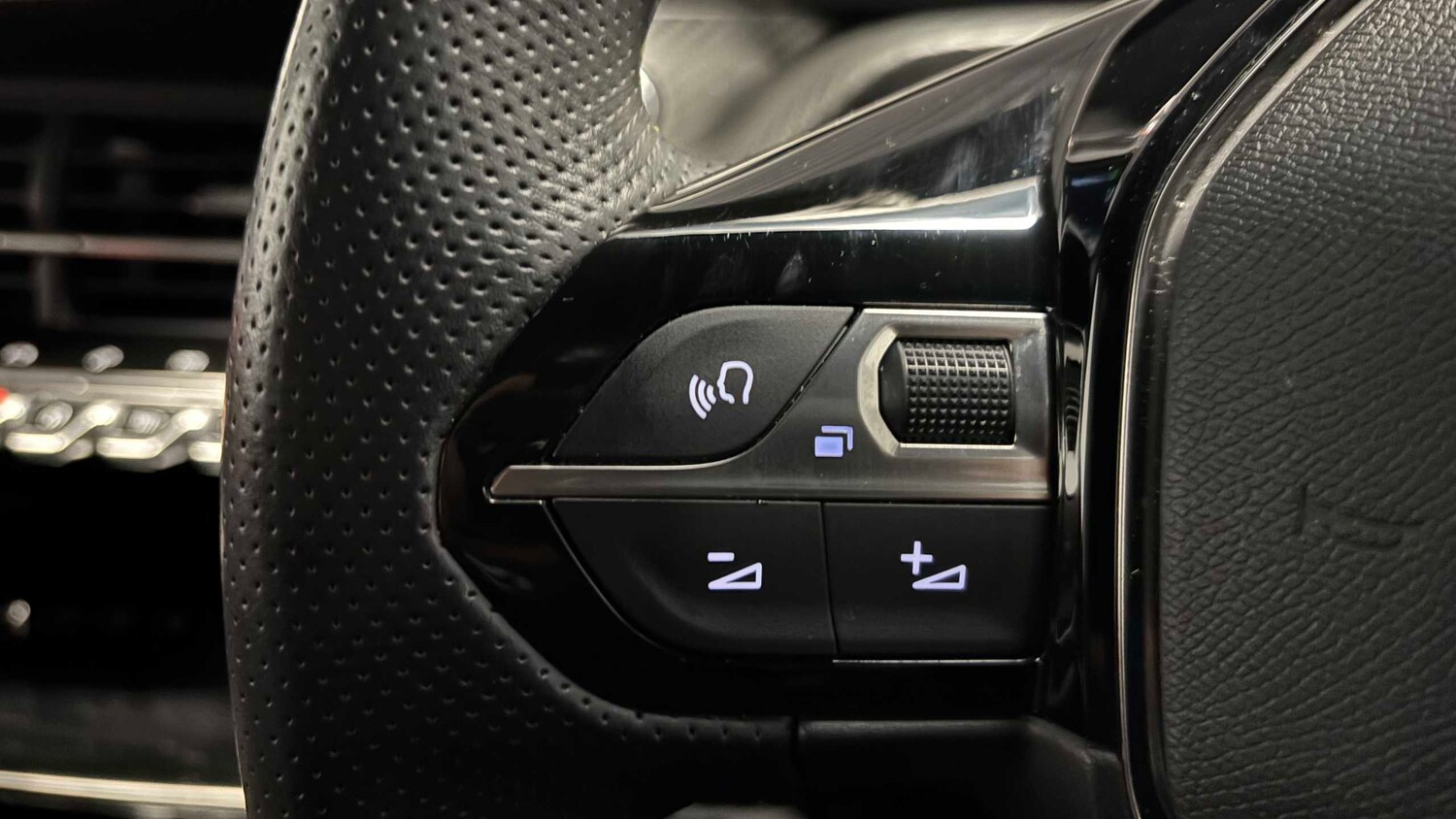 Used Peugeot 2008 for sale - 77858157: Photo 16