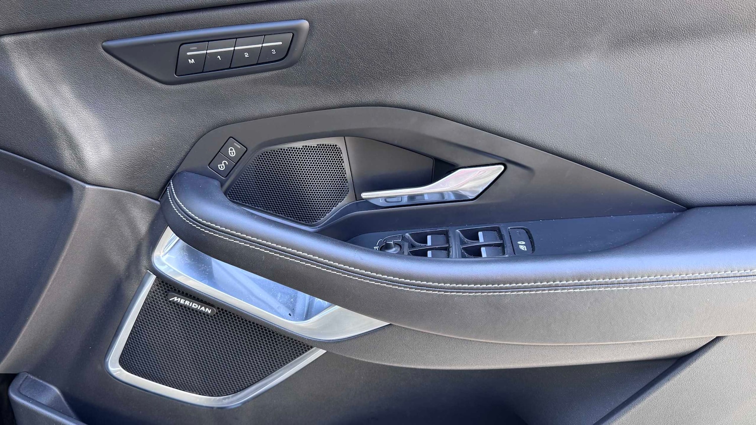 Used Jaguar E-Pace 2018 for sale - 78173767: Photo 15