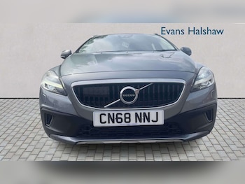 Used Volvo V40 2018 for sale - 78857335: Photo