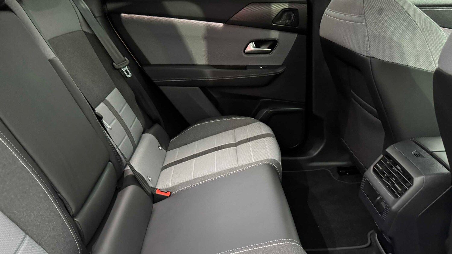 Used Vauxhall Grandland for sale - 77862533: Photo 34