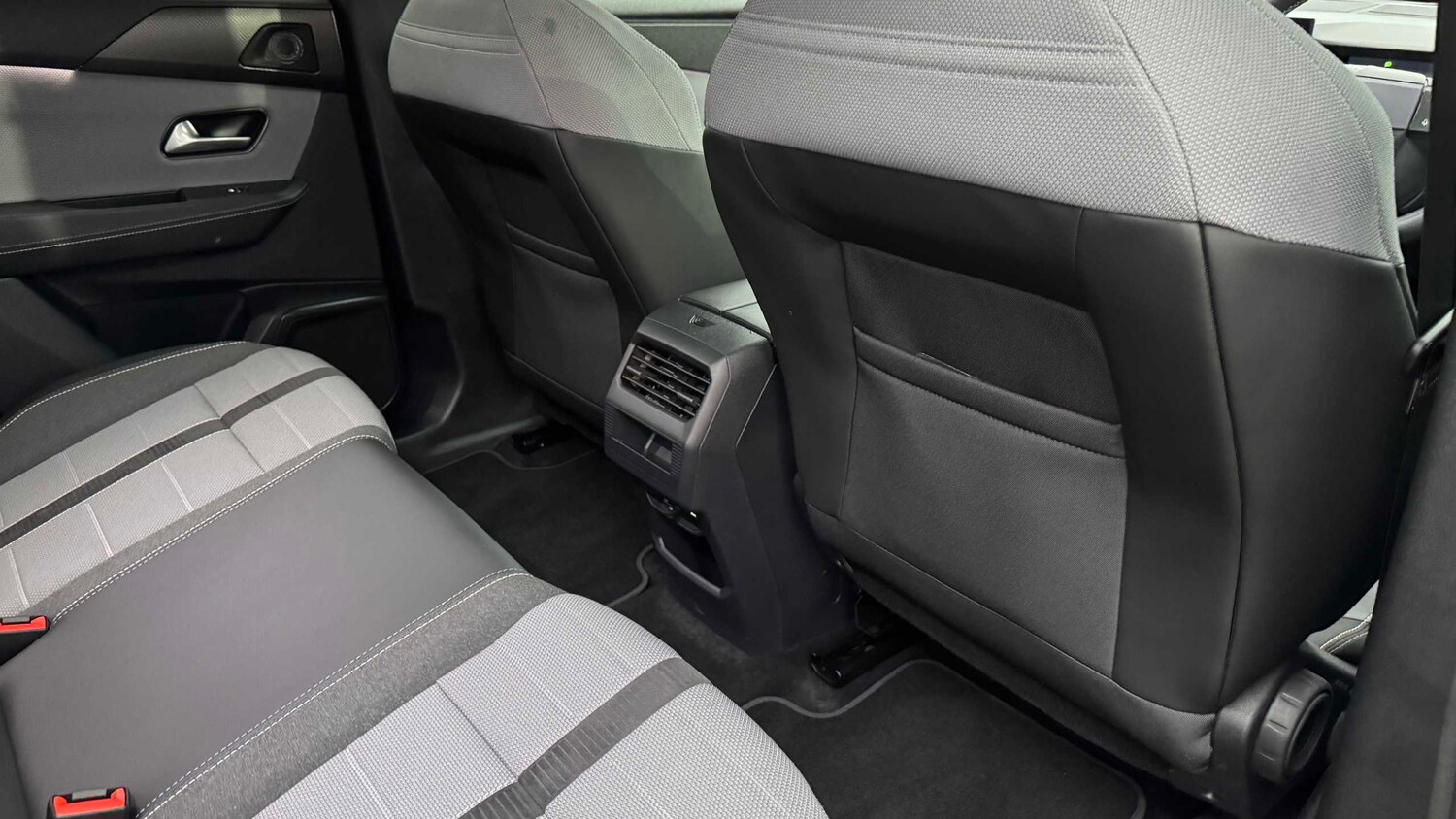 Used Vauxhall Grandland for sale - 77859164: Photo 32