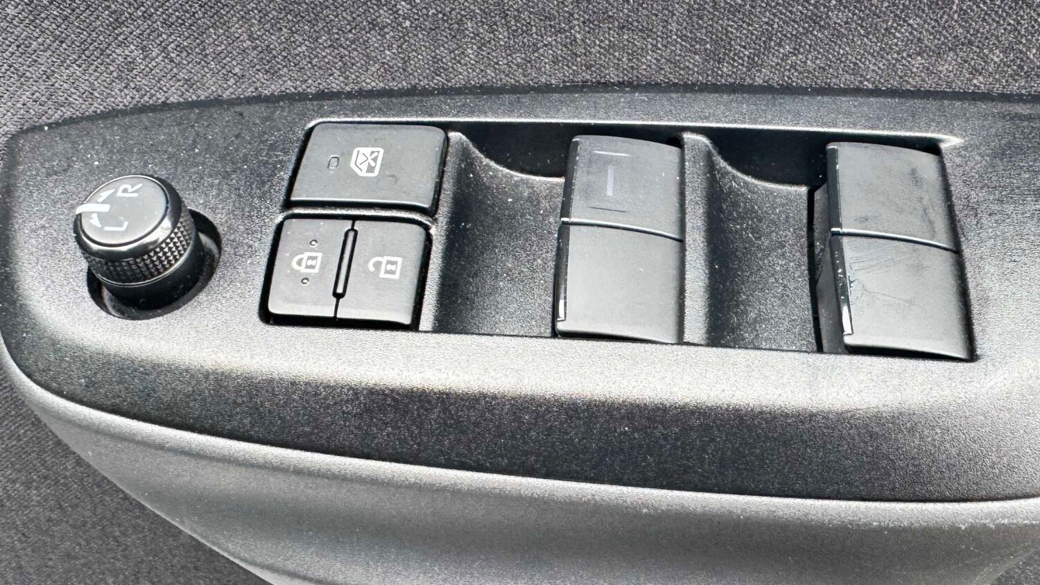 Used Toyota Yaris for sale - 77861973: Photo 14