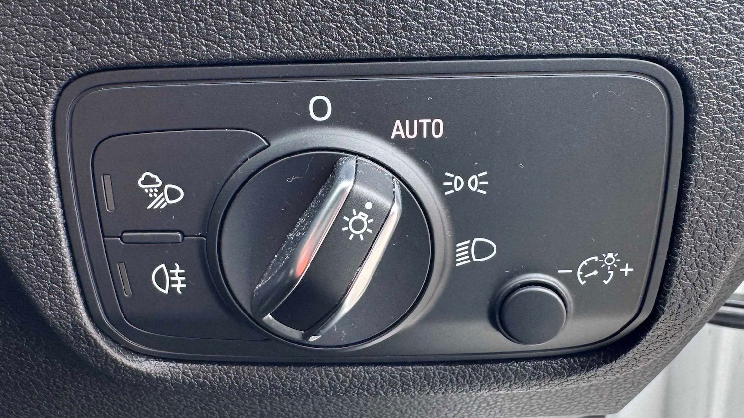 Used Audi Q2 for sale - 78216421: Photo 16