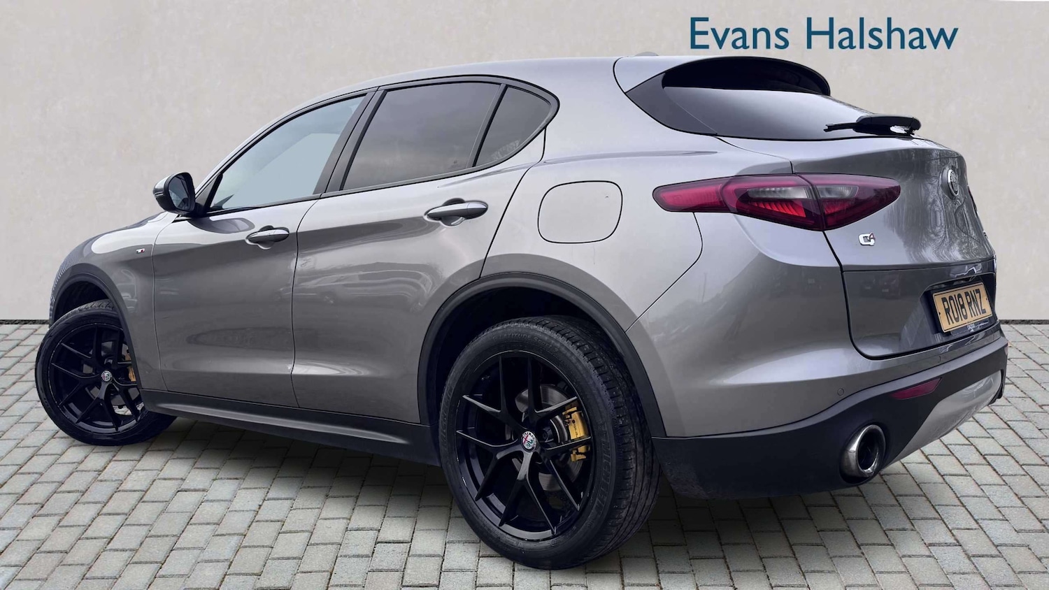 Used Alfa Romeo Stelvio 2018 for sale - 77995869: Photo 2