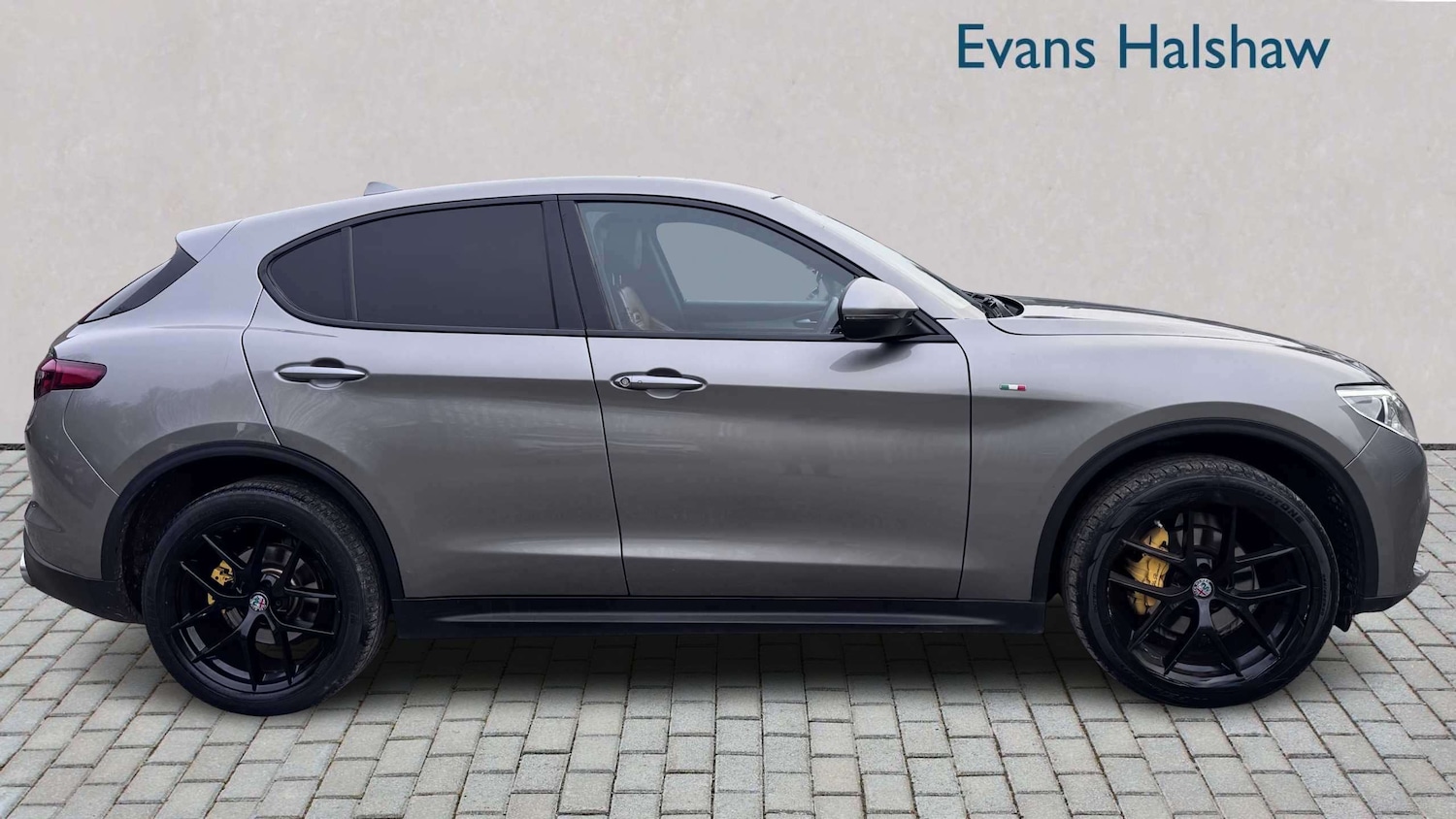 Used Alfa Romeo Stelvio 2018 for sale - 77995869: Photo 4