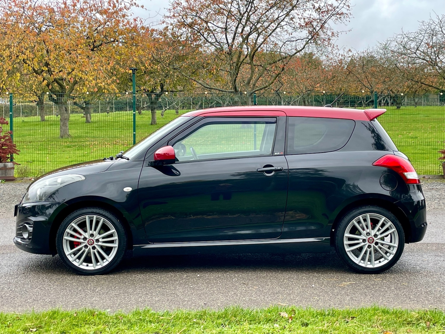 Used Suzuki Swift 2013 for sale - 76396511: Photo 10