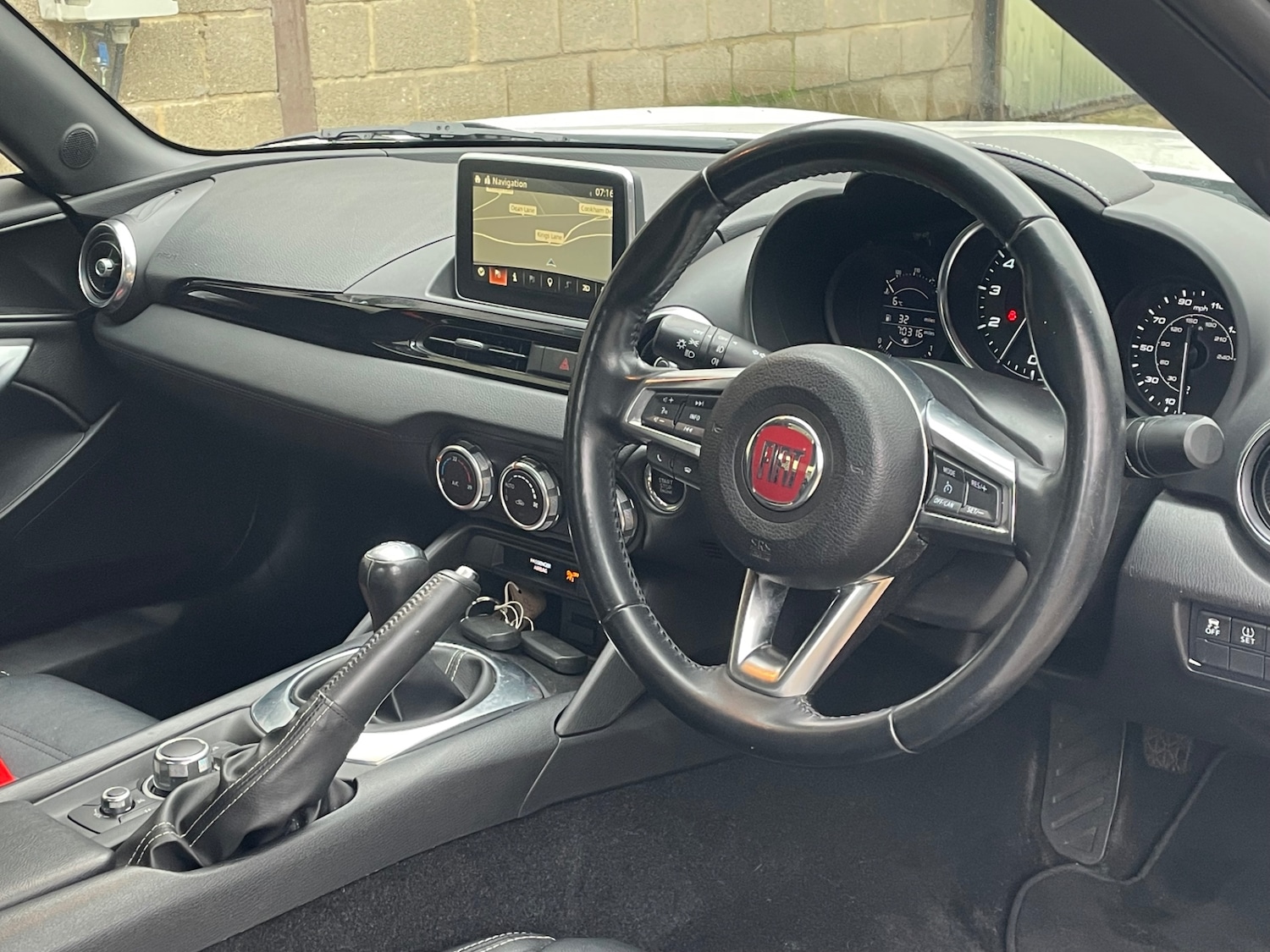 Used Fiat 124 Spider 2016 for sale - 77607667: Photo 2