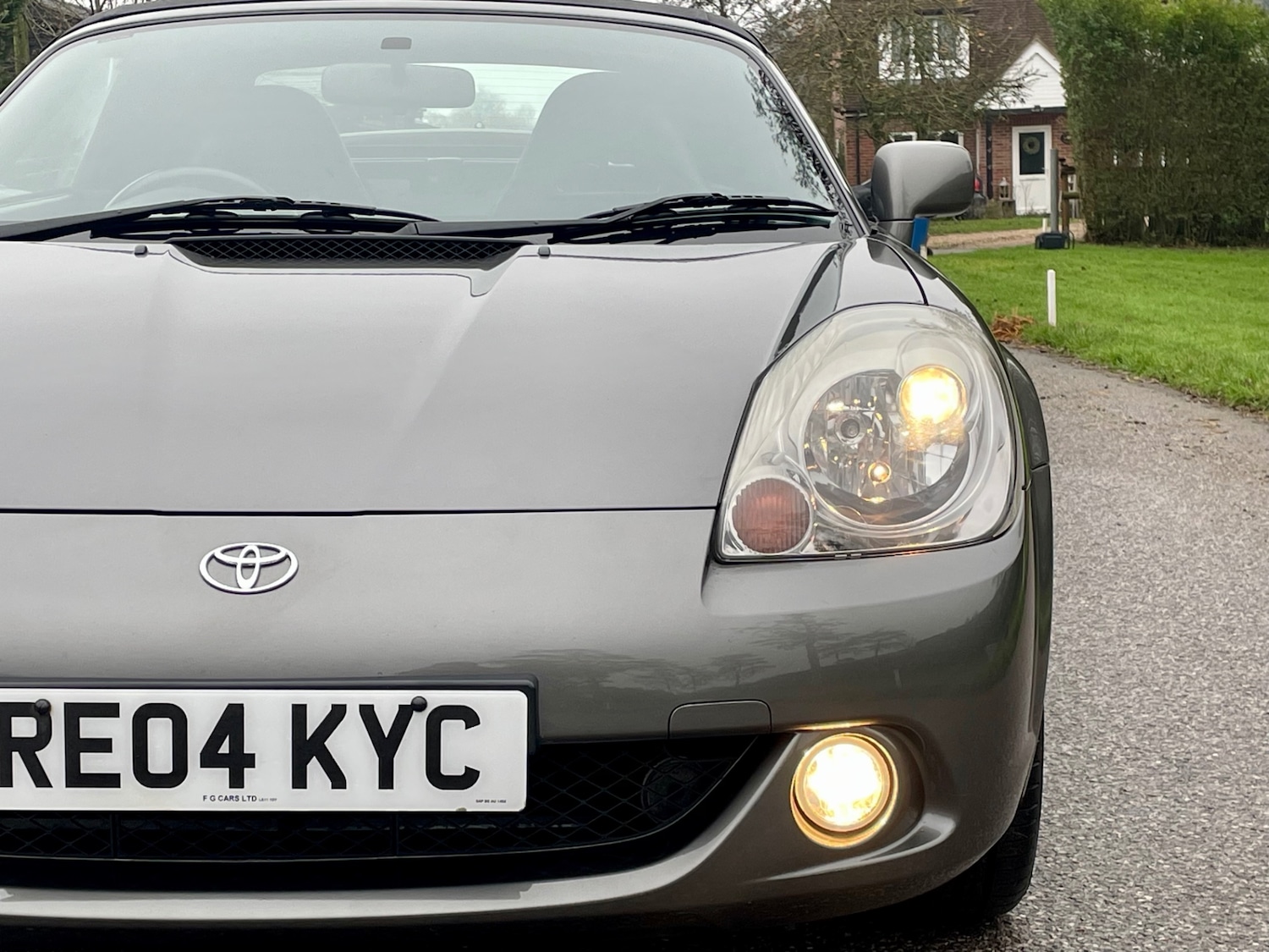 Used Toyota MR2 2004 for sale - 77240522: Photo 12