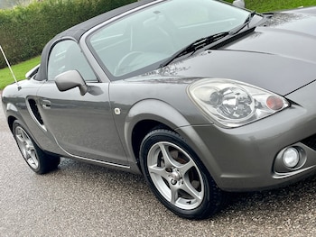 Used Toyota MR2 2004 for sale - 77240522: Photo