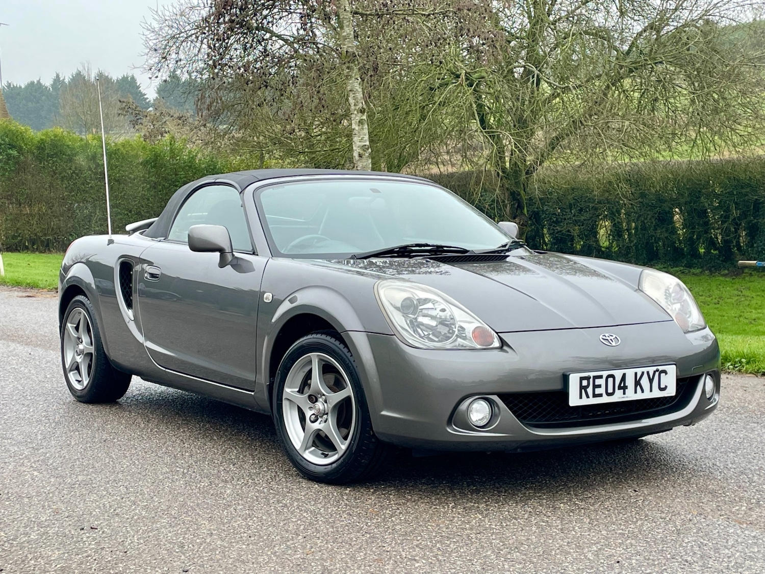 Used Toyota MR2 2004 for sale - 77240522: Photo 3