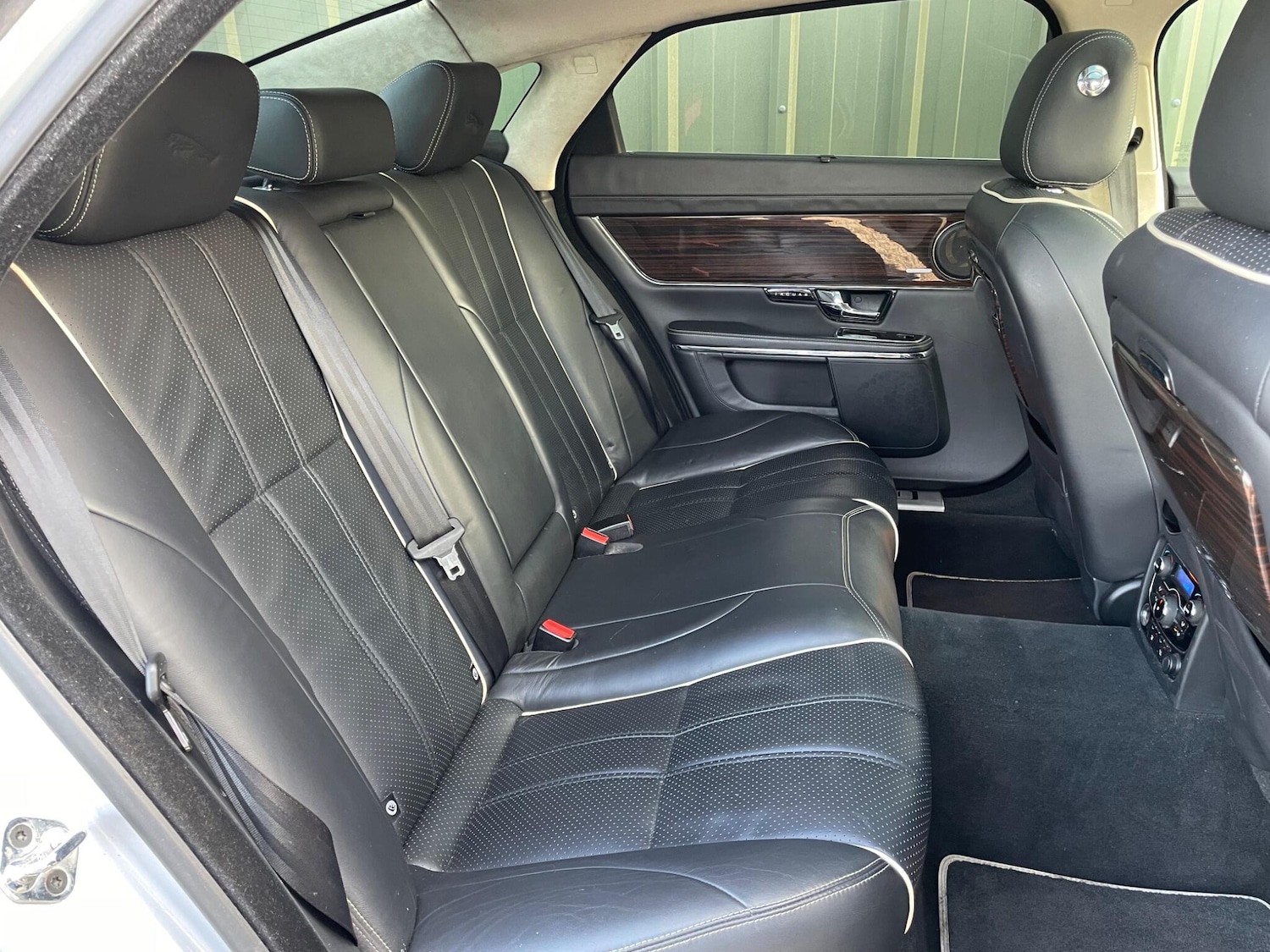 Used Jaguar XJ 2010 for sale - 76720119: Photo 13