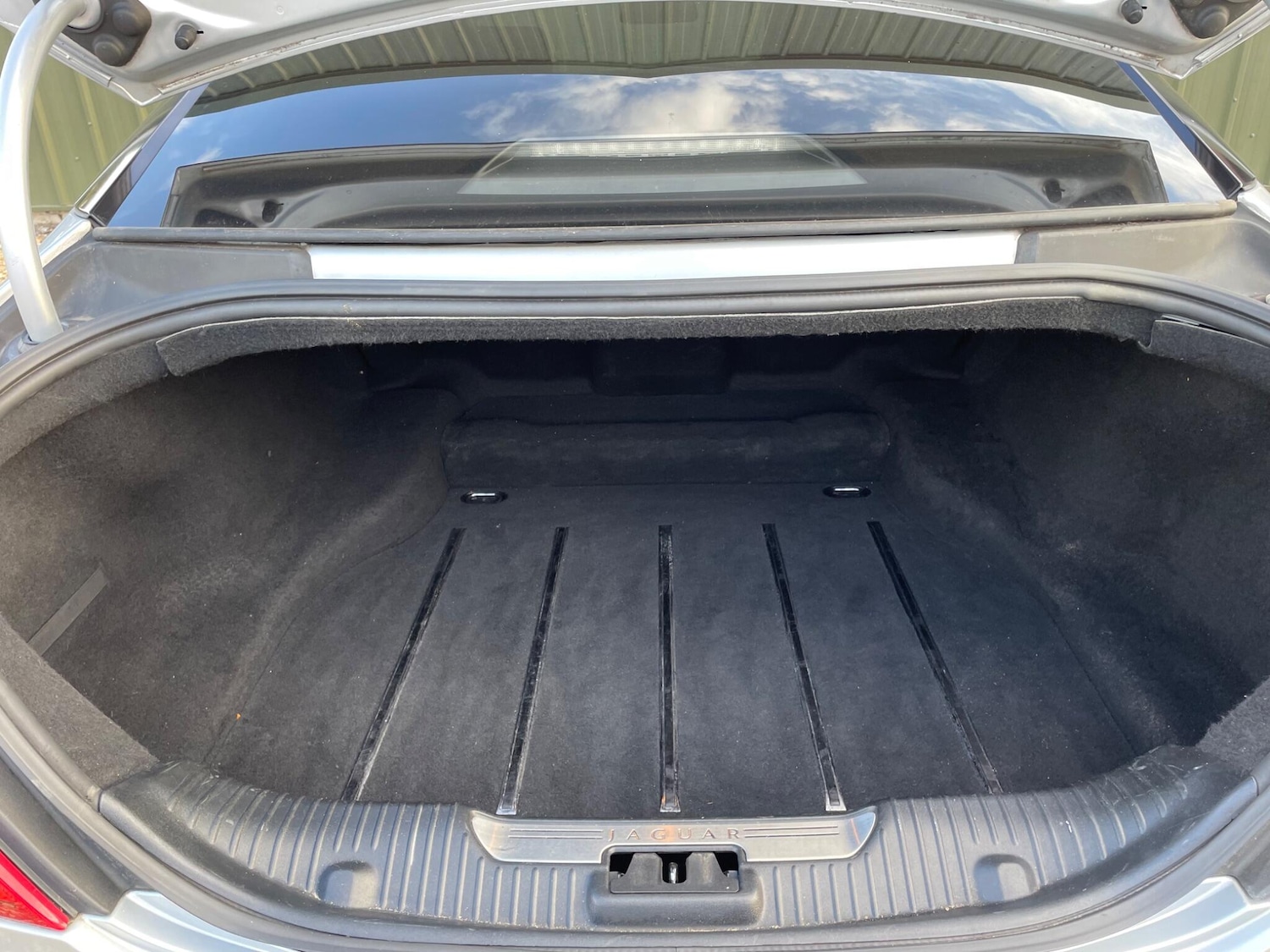 Used Jaguar XJ 2010 for sale - 76720119: Photo 16