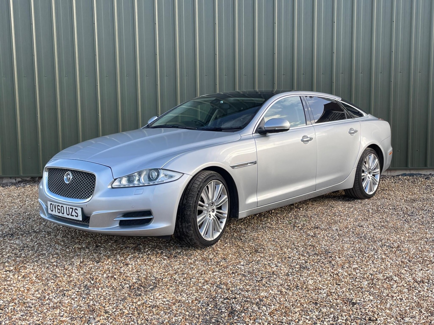 Used Jaguar XJ 2010 for sale - 76720119: Photo 3