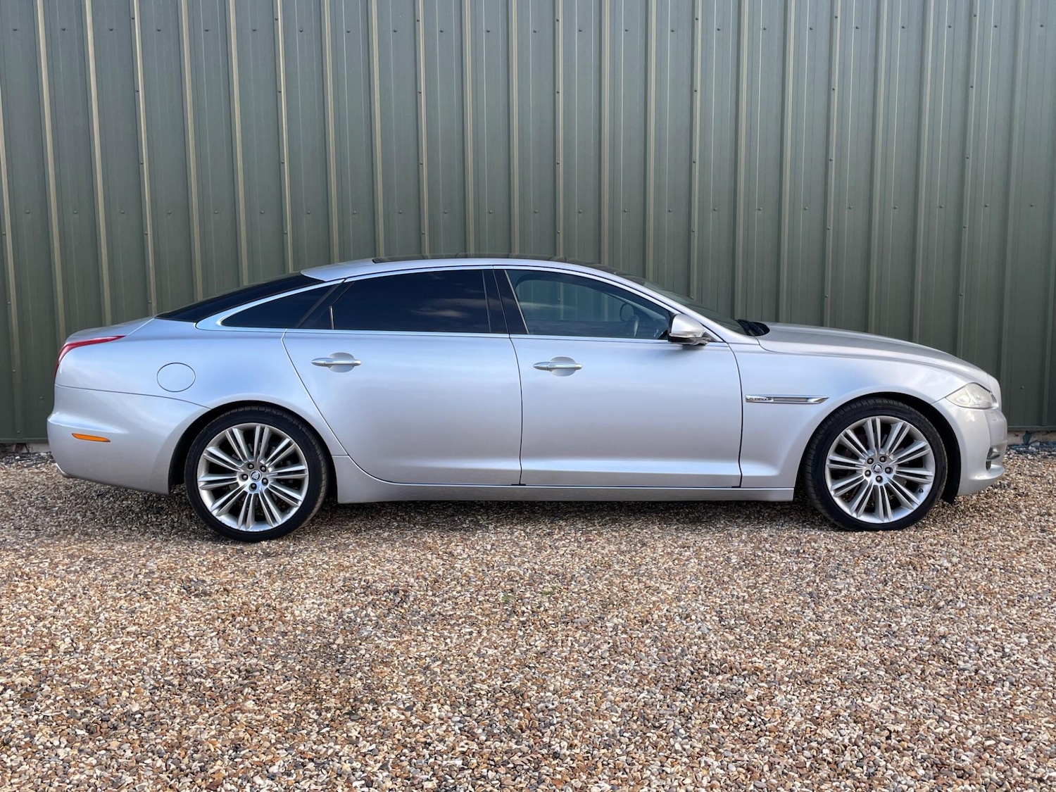 Used Jaguar XJ 2010 for sale - 76720119: Photo 4