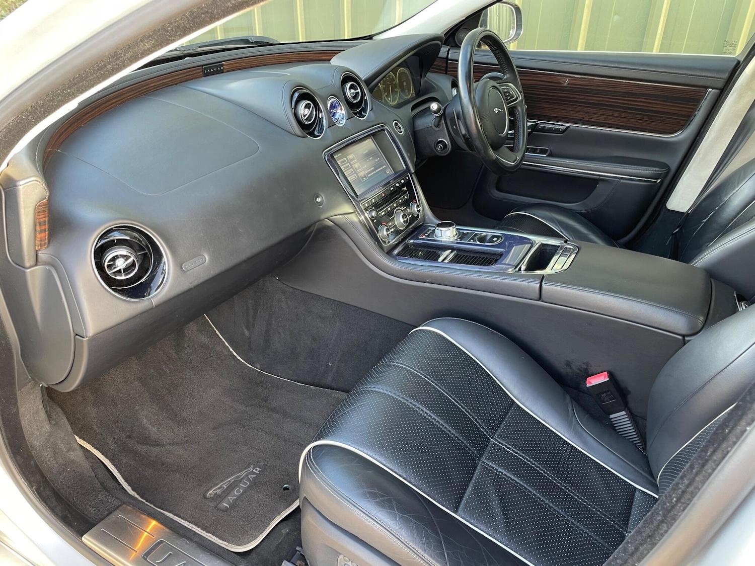 Used Jaguar XJ 2010 for sale - 76720119: Photo 7