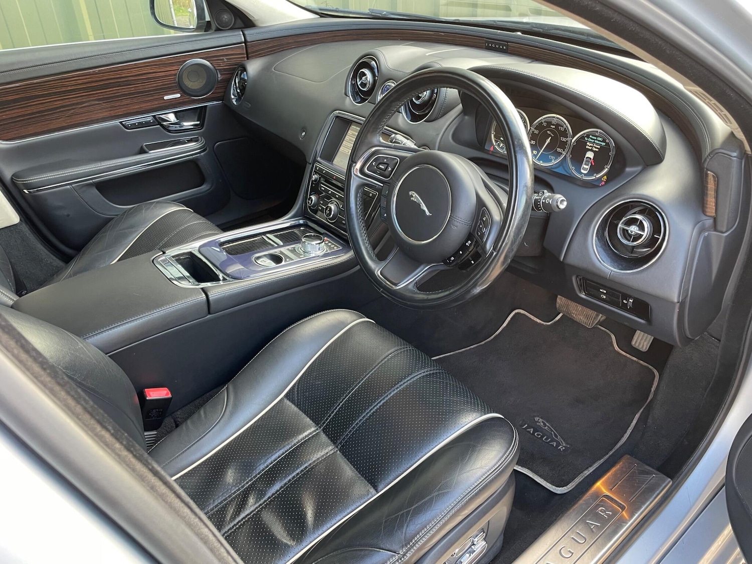 Used Jaguar XJ 2010 for sale - 76720119: Photo 9