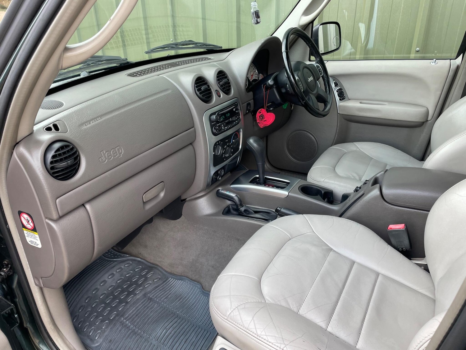 Used Jeep Cherokee 2002 for sale - 76720135: Photo 11