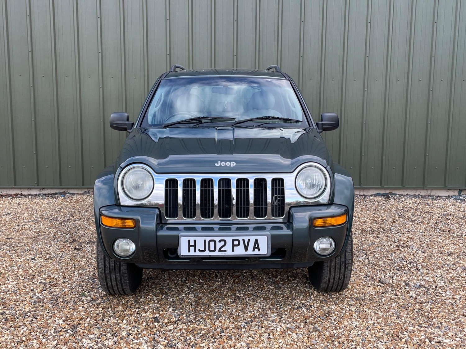 Used Jeep Cherokee 2002 for sale - 76720135: Photo 2