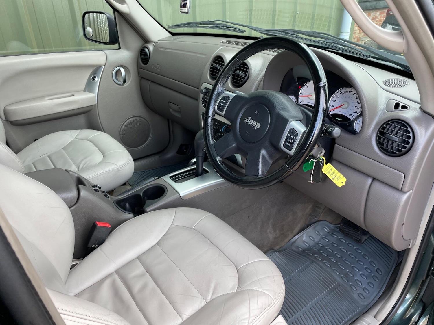 Used Jeep Cherokee 2002 for sale - 76720135: Photo 7