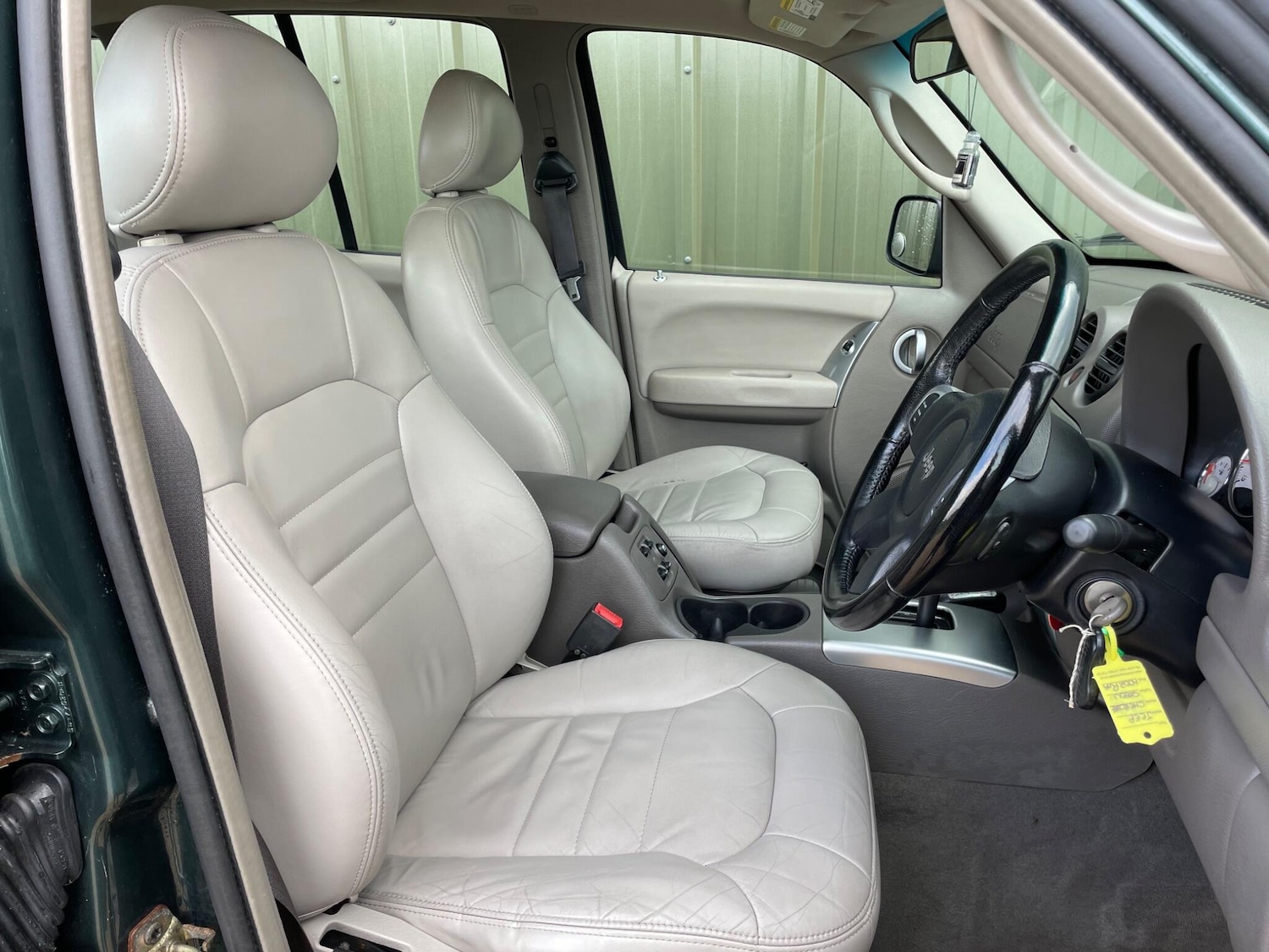 Used Jeep Cherokee 2002 for sale - 76720135: Photo 8