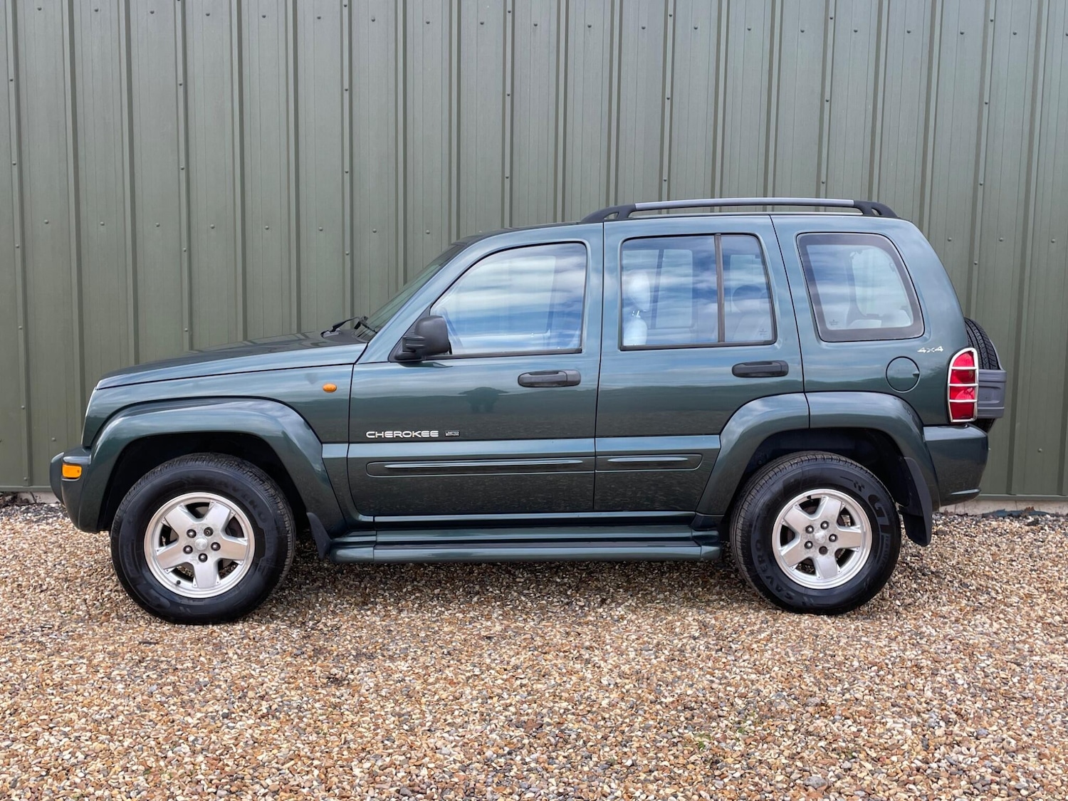 Used Jeep Cherokee 2002 for sale - 77179818: Photo 5