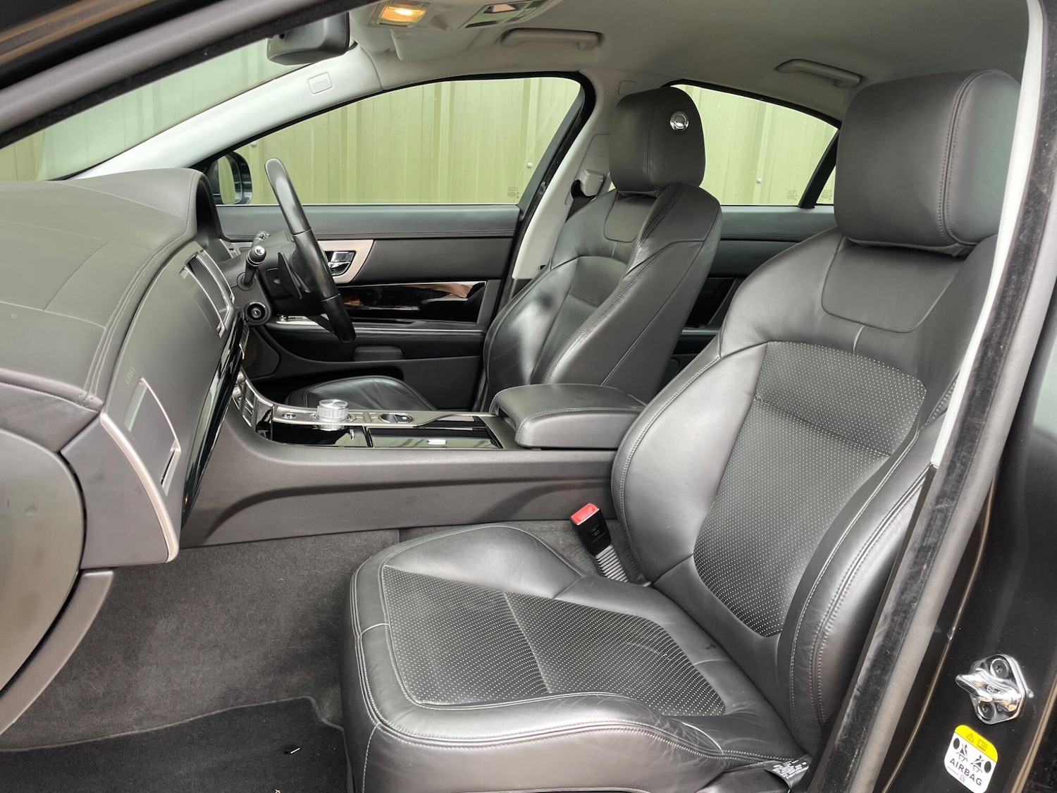 Used Jaguar XF 2010 for sale - 77179815: Photo 8