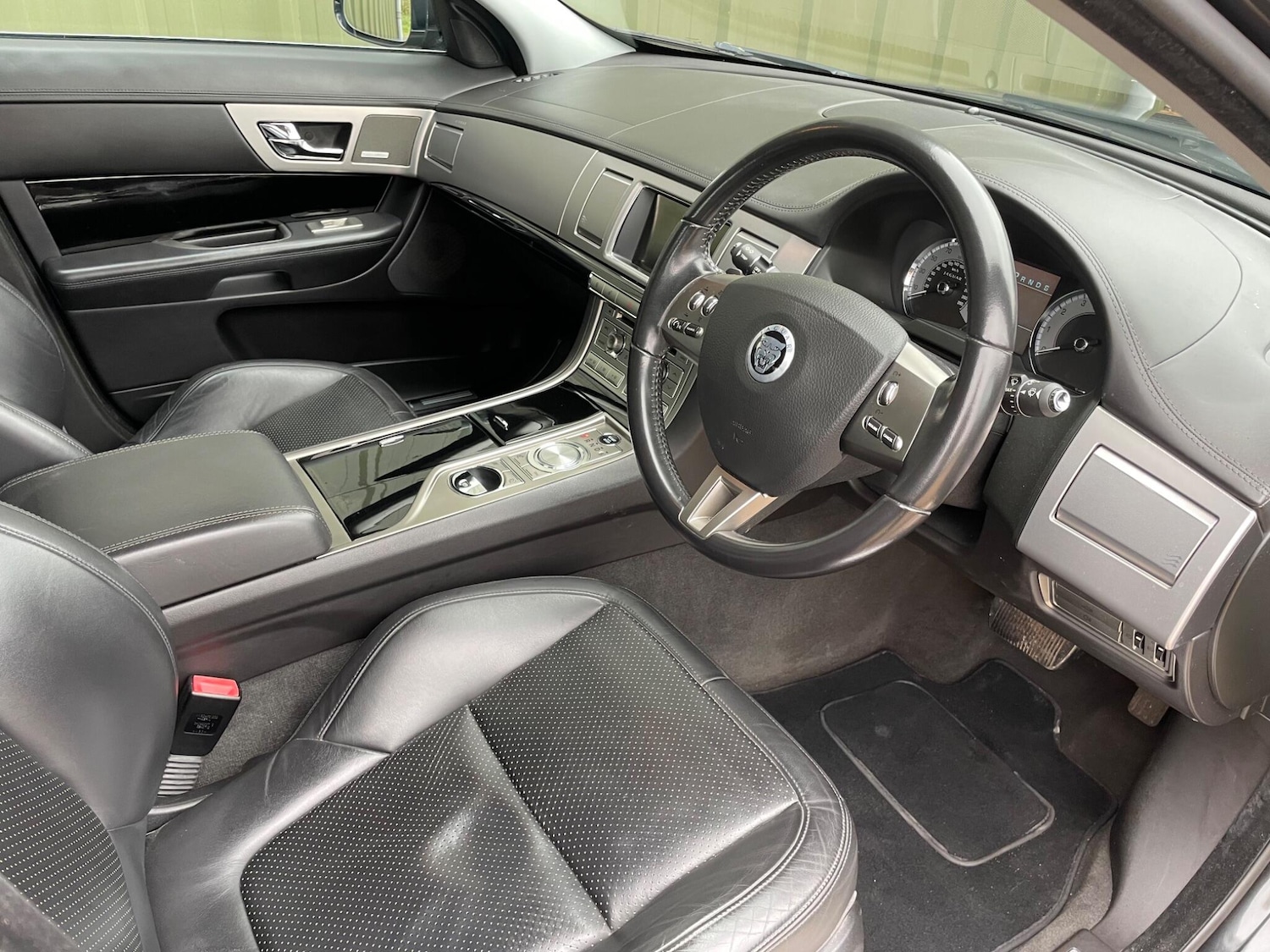 Used Jaguar XF 2010 for sale - 77179815: Photo 9