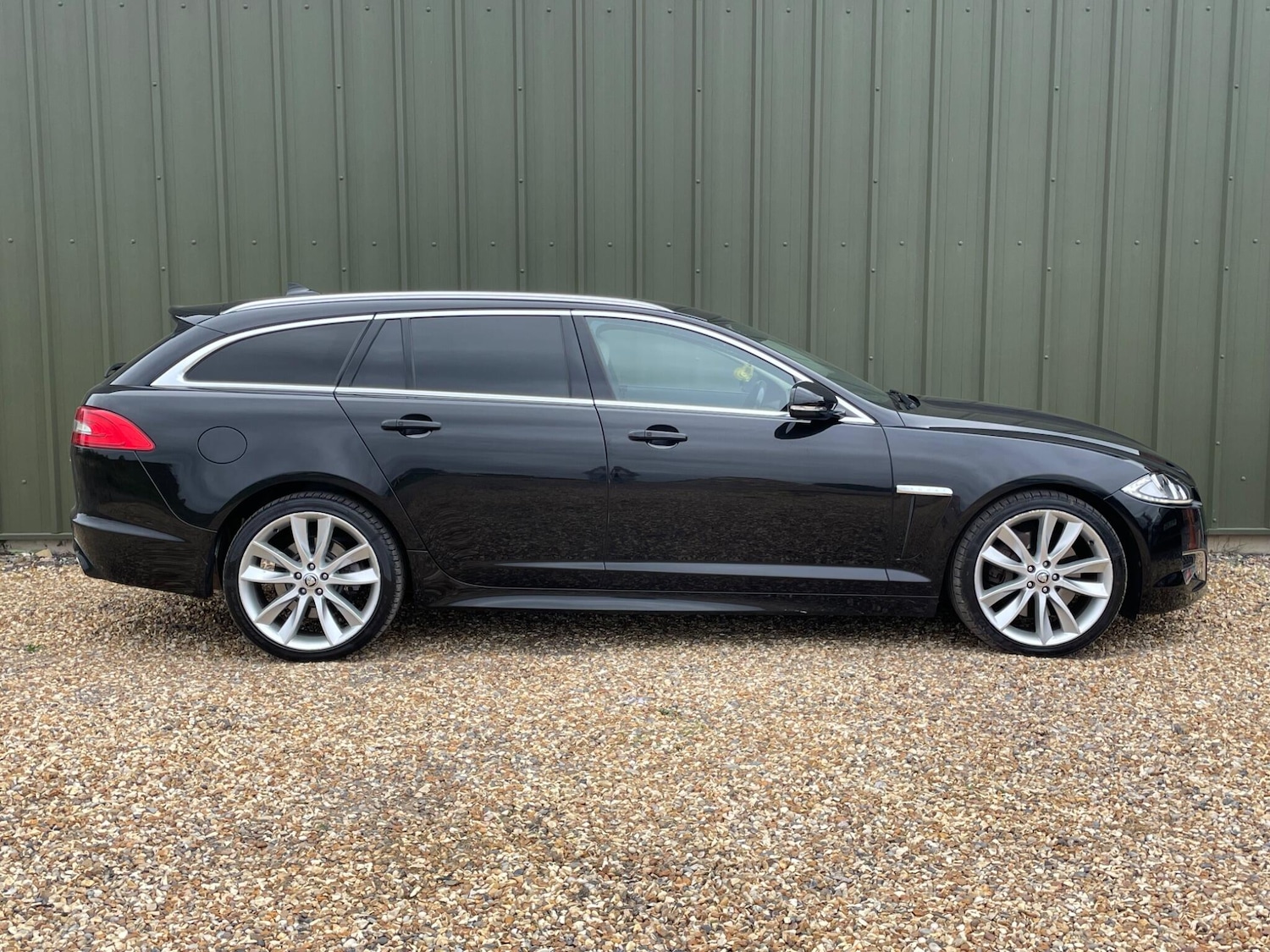 Used Jaguar XF 2013 for sale - 76720127: Photo 4