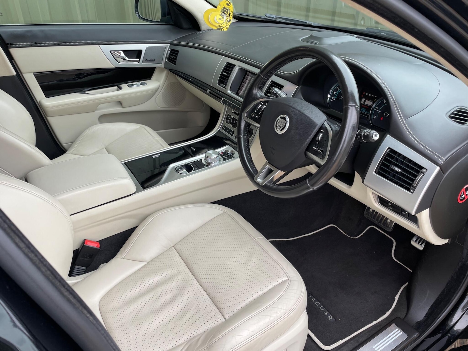 Used Jaguar XF 2013 for sale - 76720127: Photo 7