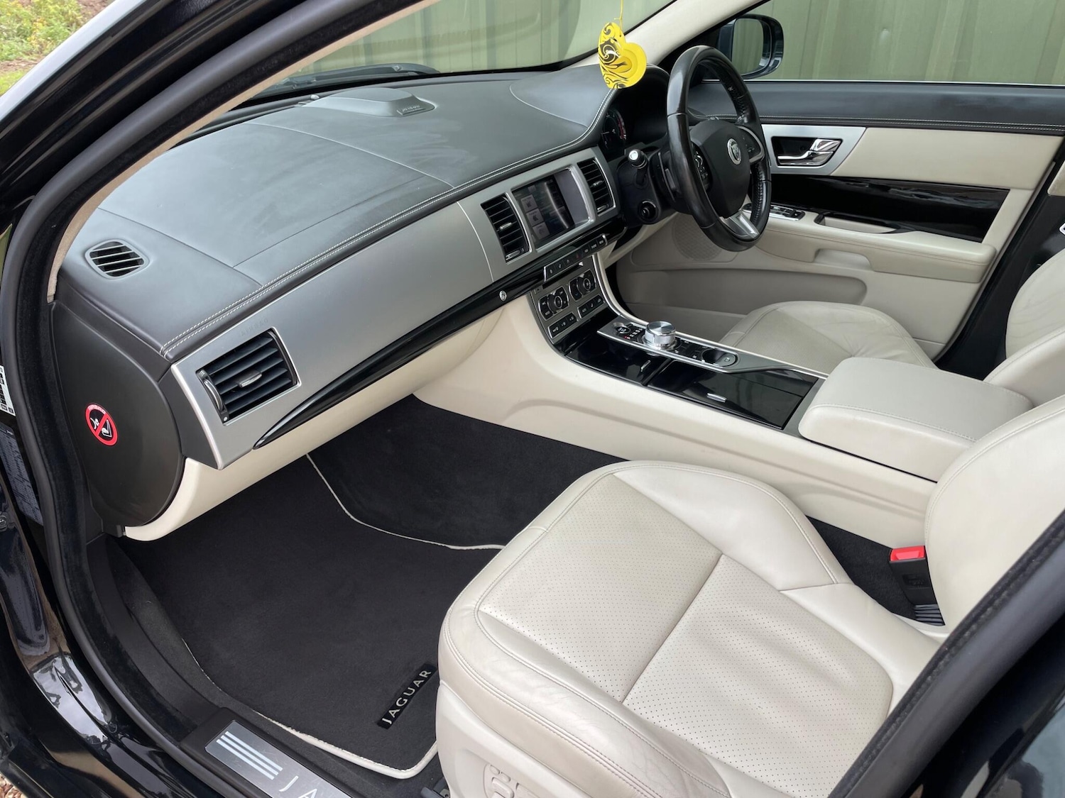 Used Jaguar XF 2013 for sale - 76720127: Photo 9