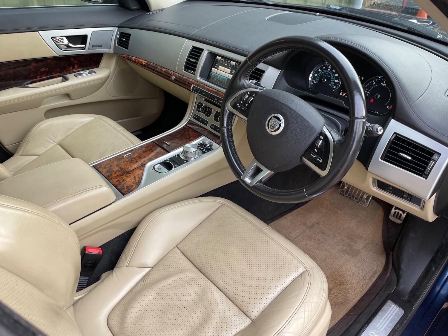Used Jaguar XF 2013 for sale - 77254895: Photo 6
