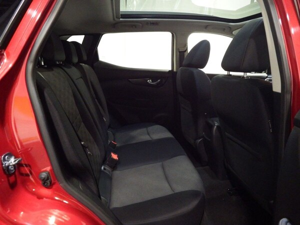 Used Nissan Qashqai 2015 for sale - 76118876: Photo 32