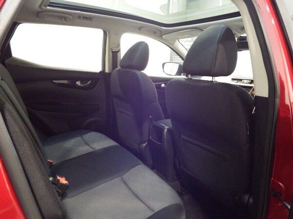 Used Nissan Qashqai 2015 for sale - 76118876: Photo 33
