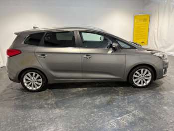Used Kia Carens 2017 for sale - 75067815: Photo