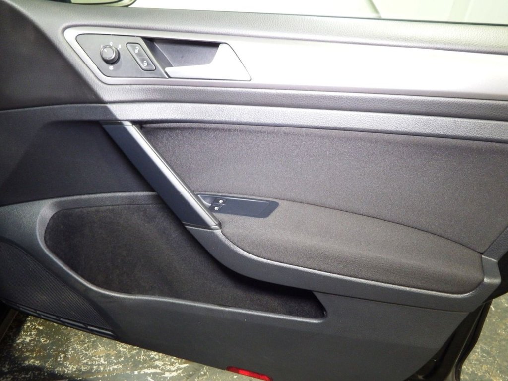 Used Volkswagen Golf 2015 for sale - 77655320: Photo 34