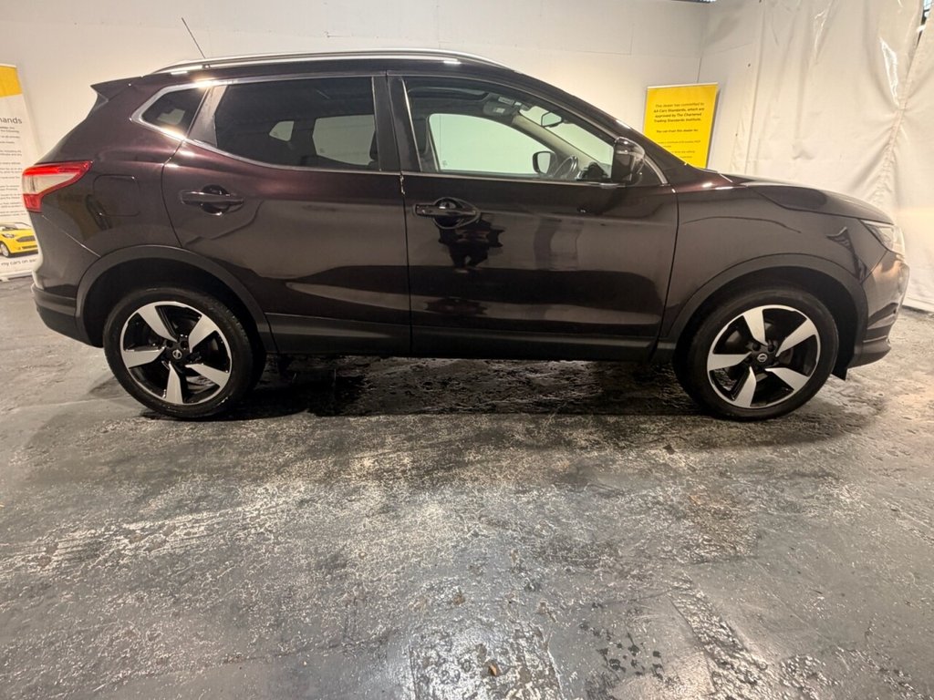 Used Nissan Qashqai 2017 for sale - 77288031: Photo 2