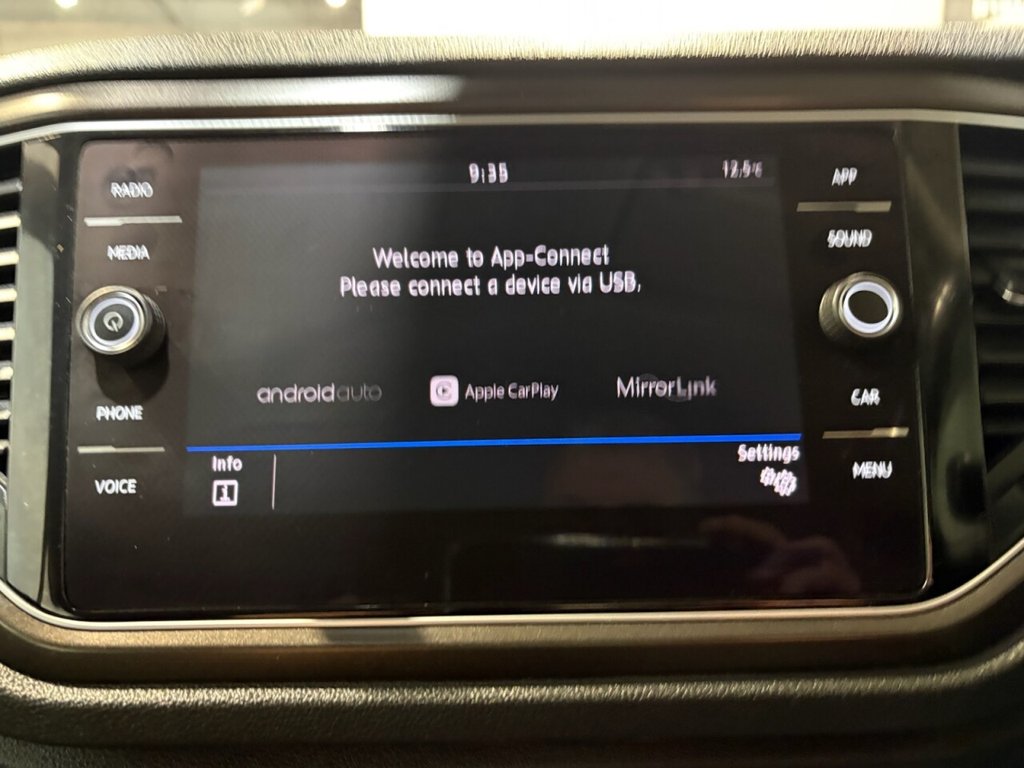 Used Volkswagen T-Roc 2018 for sale - 76356789: Photo 24