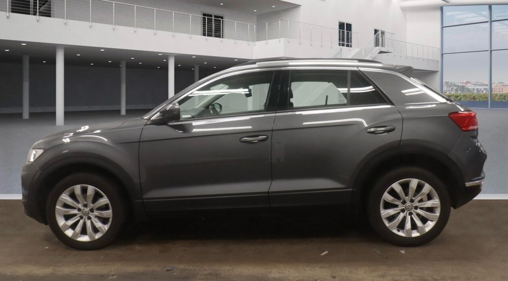 Used Volkswagen T-Roc 2018 for sale - 76356789: Photo 4