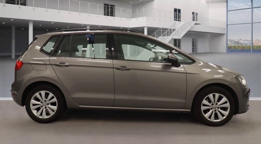 Used Volkswagen Golf SV 2015 for sale - 76655286: Photo 2