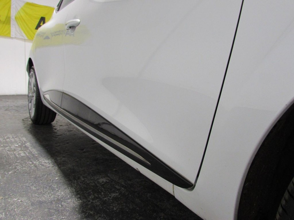 Used Renault Clio 2017 for sale - 76783784: Photo 31