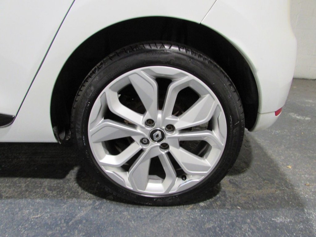 Used Renault Clio 2017 for sale - 76783784: Photo 33