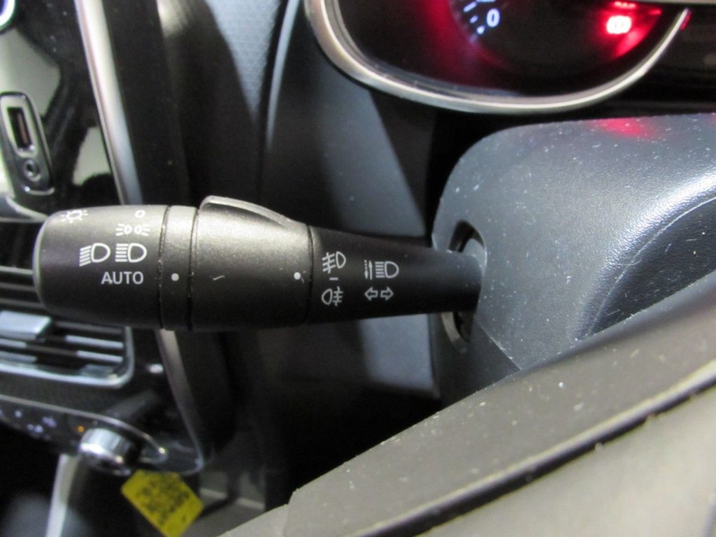 Used Renault Clio 2017 for sale - 76783784: Photo 39