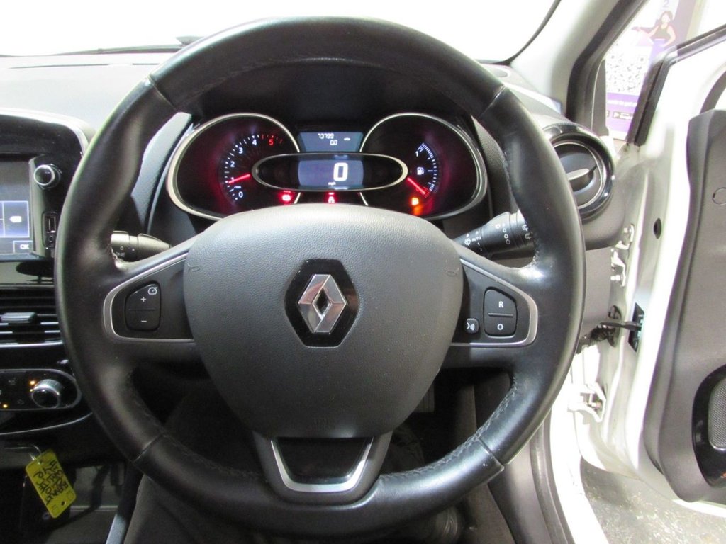 Used Renault Clio 2017 for sale - 76783784: Photo 9