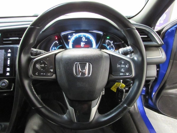 Used Honda Civic 2018 for sale - 76203301: Photo 10